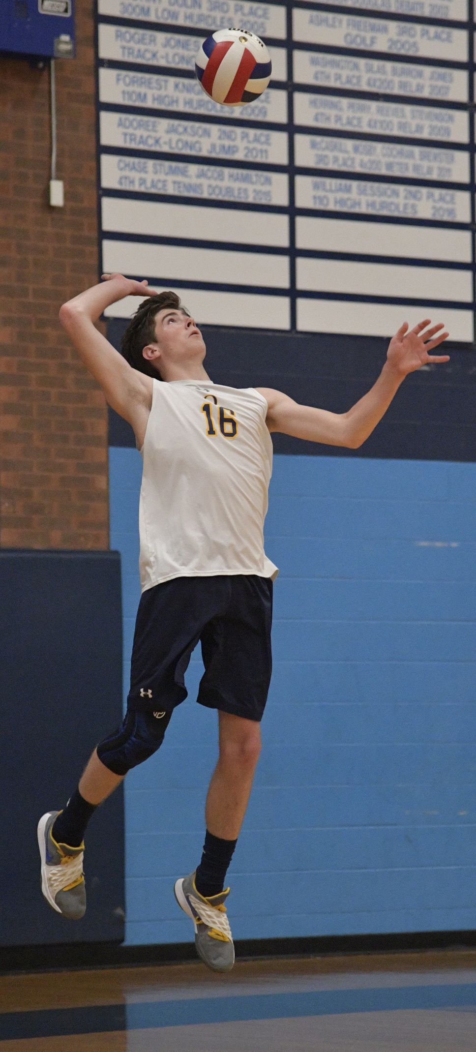 Minooka defeats O'Fallon in 4A boys volleyball sectional final